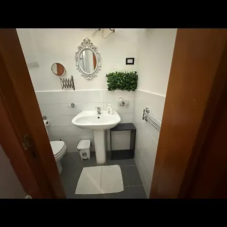 Portico House 17 شقة نابولي
